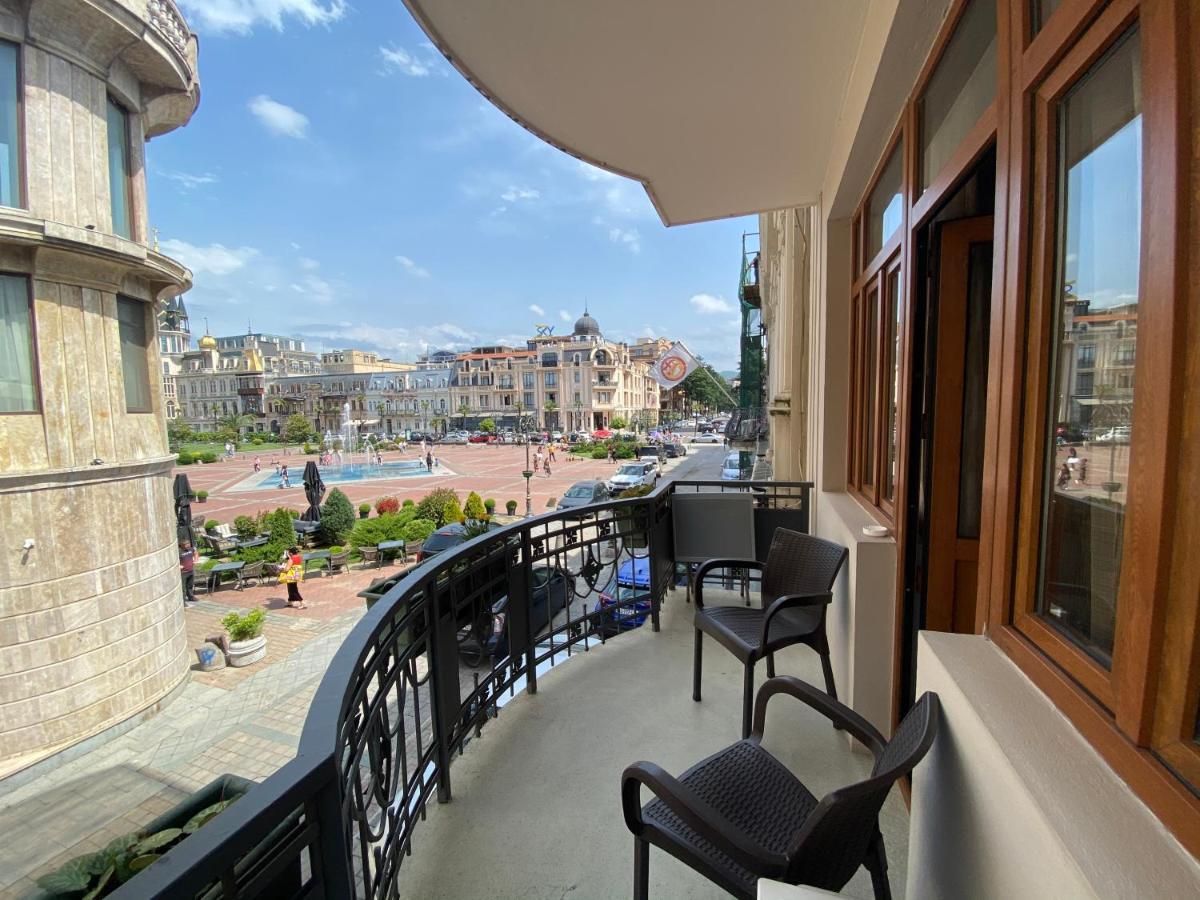 Cozy Studio On Europe Square Батумі Екстер'єр фото