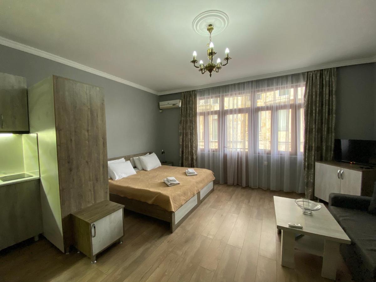 Cozy Studio On Europe Square Батумі Екстер'єр фото