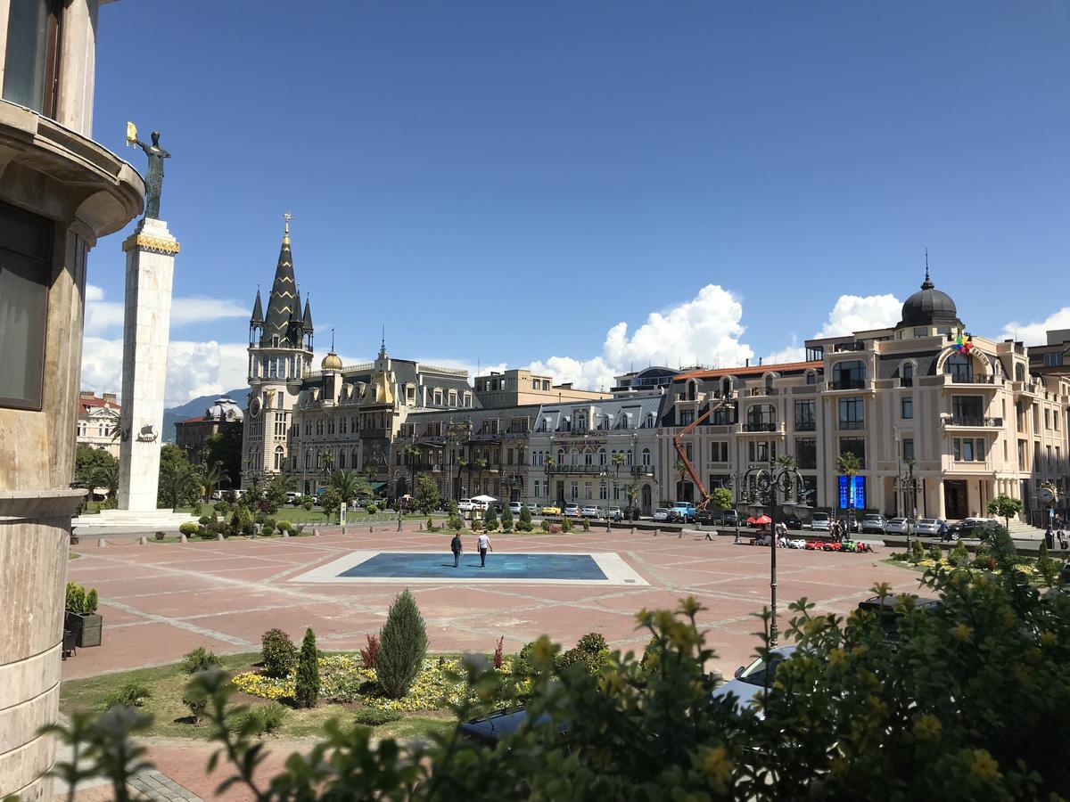 Cozy Studio On Europe Square Батумі Екстер'єр фото