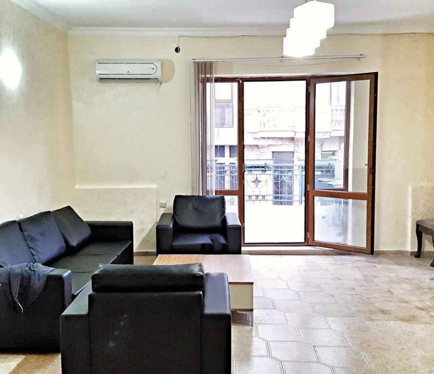 Cozy Studio On Europe Square Батумі Екстер'єр фото