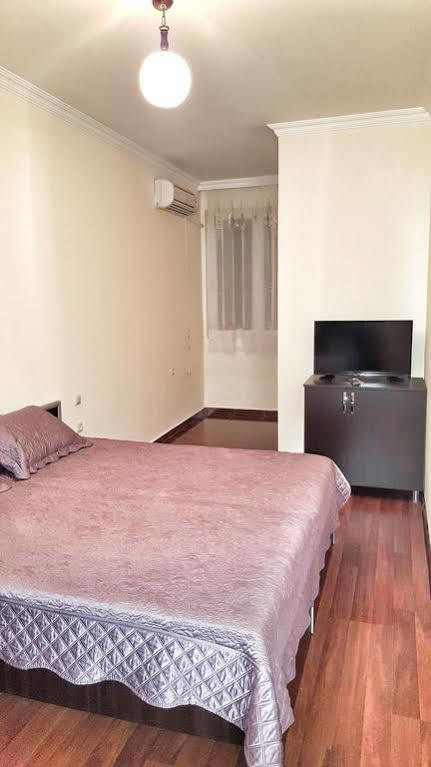 Cozy Studio On Europe Square Батумі Екстер'єр фото