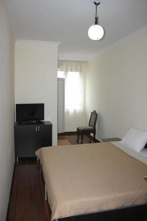 Cozy Studio On Europe Square Батумі Екстер'єр фото